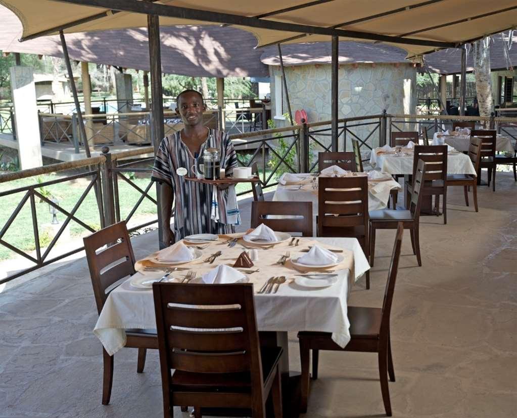 Отель Ashnil Samburu Camp Ресторан фото
